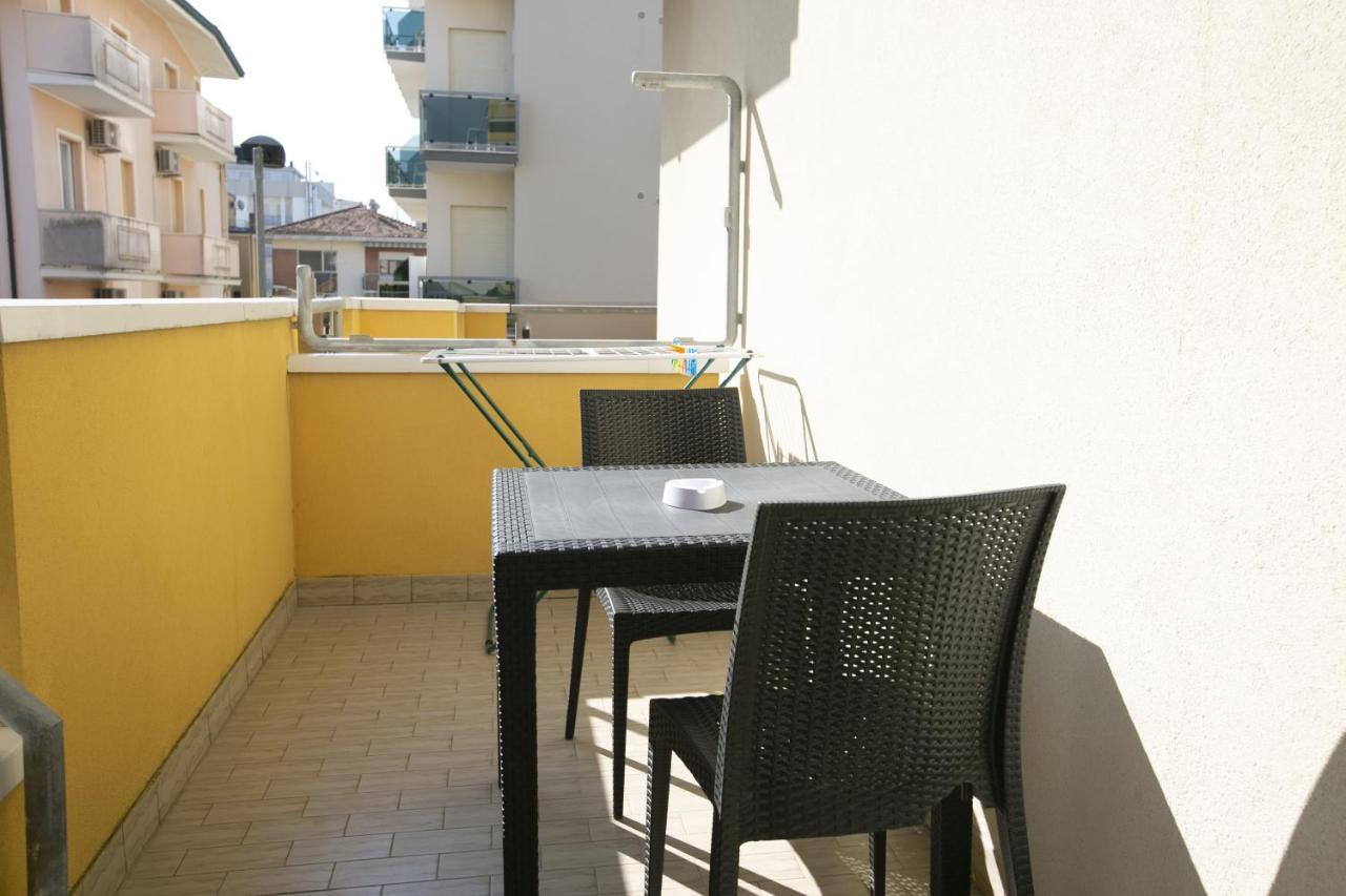 Hotel Ischia Rimini Exterior foto